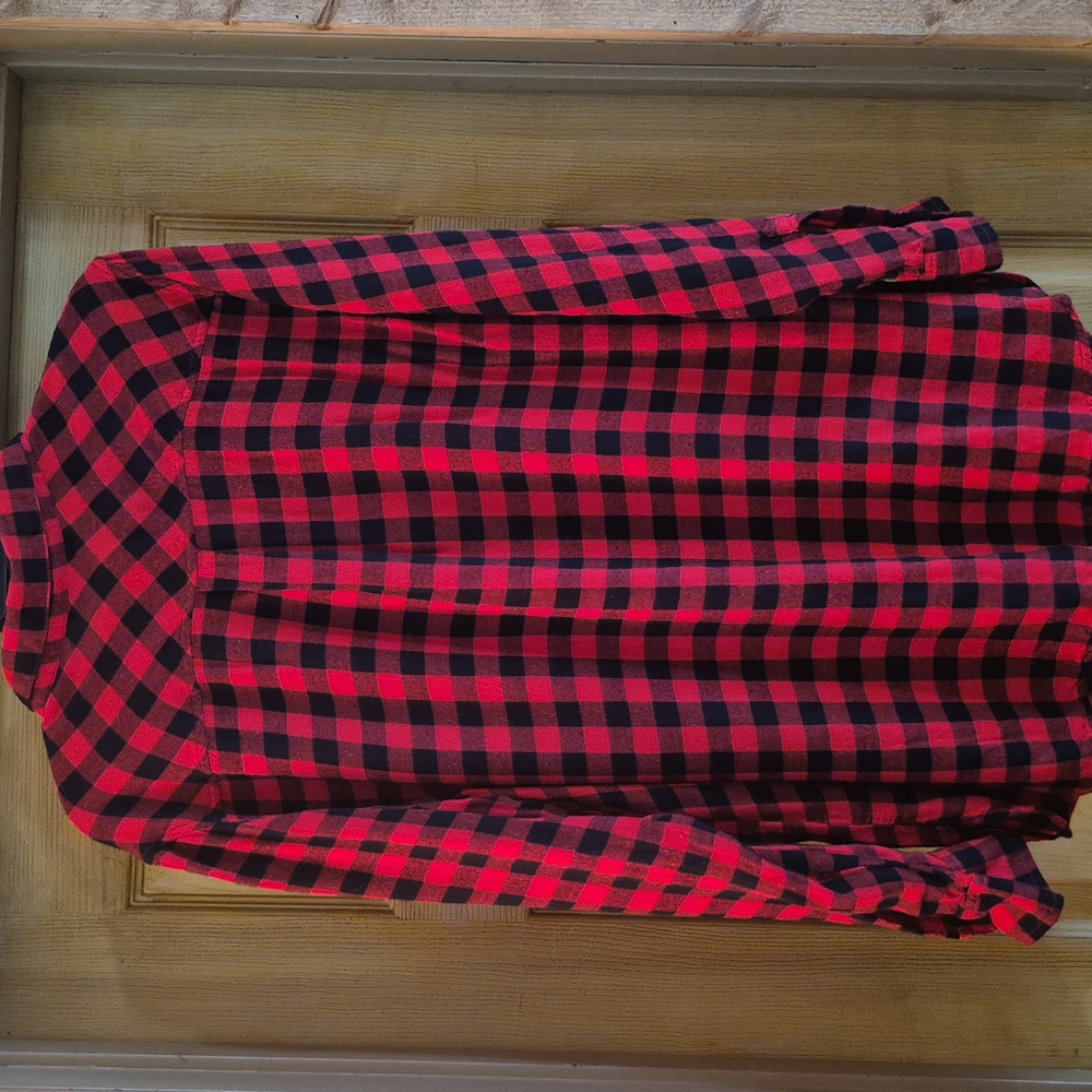 Old Navy Women's Red and Black Plaid Gingham XL Long Sleeve Button Up Shirt - Picture 5 of 9